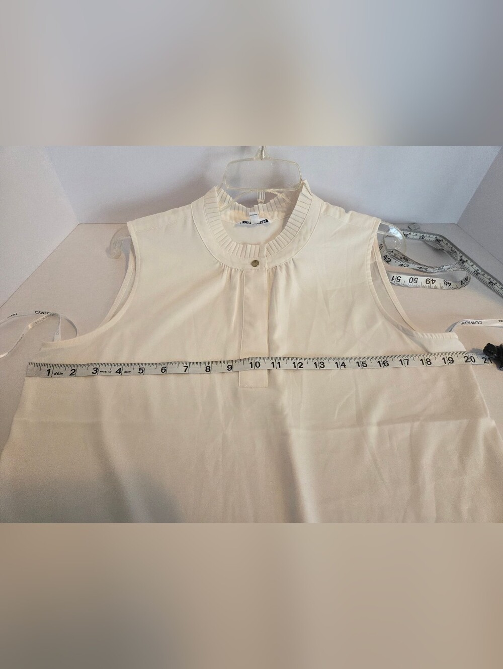 Sleeveless White Pleated Neck Women's Top - Picture 6 of 9
